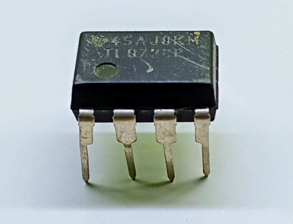 TL072 Dual JFET-Input Operational Amplifier – DIP-8 Package | Low Noise, High Slew Rate Op-Amp
